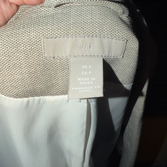 H&M Light Gray Women's Blazer - Picture 2 of 2